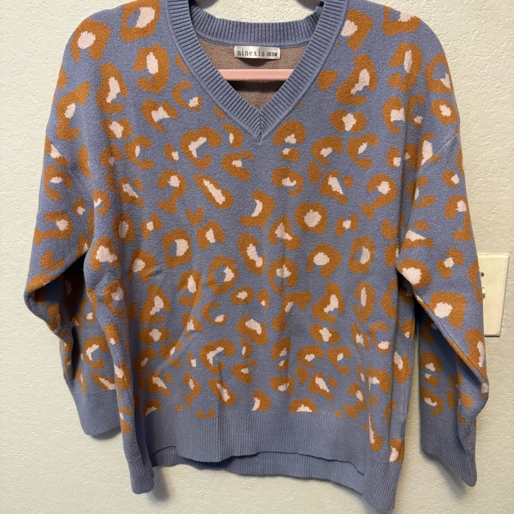 ninexis Blue and Orange leopard Sweater - Picture 1 of 3